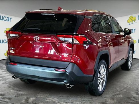 Used 2023 Toyota RAV4 XLE Premium image 6