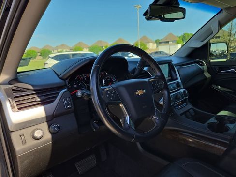Used 2019 Chevrolet Tahoe LT AWD/4WD image 2