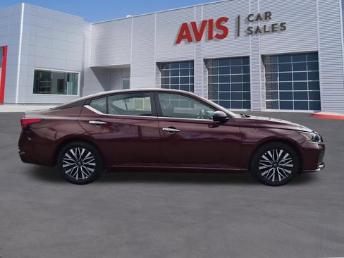 Used 2025 Nissan Altima 2.5 SV FWD image 5