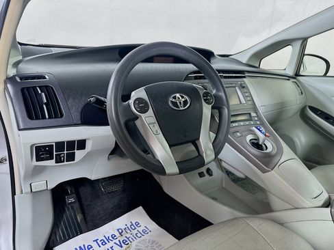 Used 2012 Toyota Prius Two FWD image 9