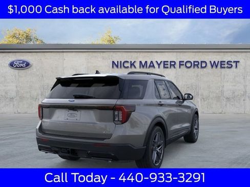 New 2026 Ford Explorer ST-Line w/ ST-Line Street Pack AWD/4WD image 10