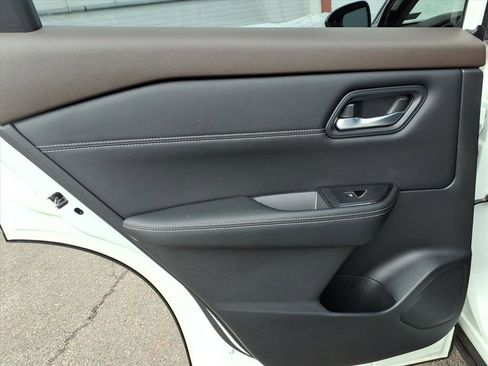 Certified 2023 Nissan Rogue SL image 18