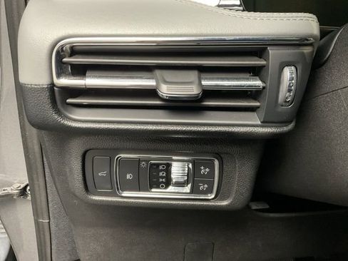 Used 2021 Lincoln Corsair Reserve image 14