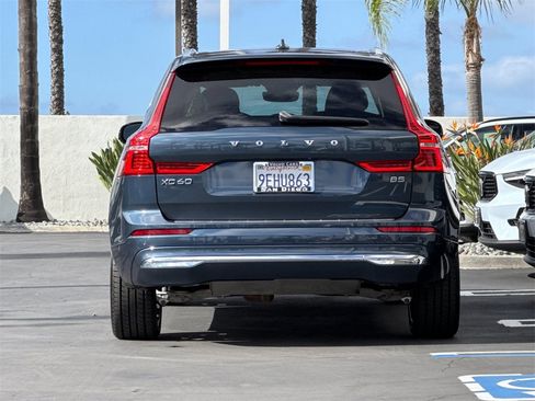 Certified 2023 Volvo XC60 B5 Ultimate w/ Climate Package image 4