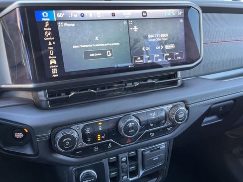 Used 2025 Jeep Wrangler Unlimited Rubicon image 36