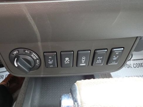 Used 2015 Nissan Frontier PRO-4X w/ Pro-4x Luxury Package AWD/4WD image 16