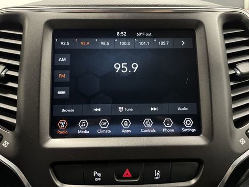 Used 2021 Jeep Cherokee Trailhawk w/ Trailer Tow Group image 17