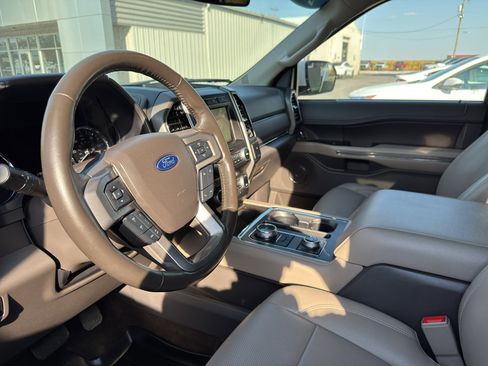 Used 2021 Ford Expedition Max XLT image 10