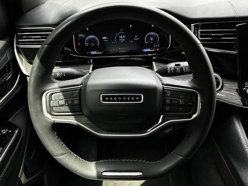 Used 2022 Jeep Wagoneer Series II image 12