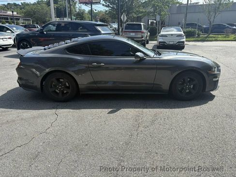 Used 2020 Ford Mustang Coupe RWD image 6