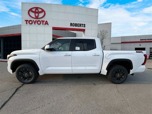 New 2025 Toyota Tundra SR5 w/ SR5 Convenience Package image 4