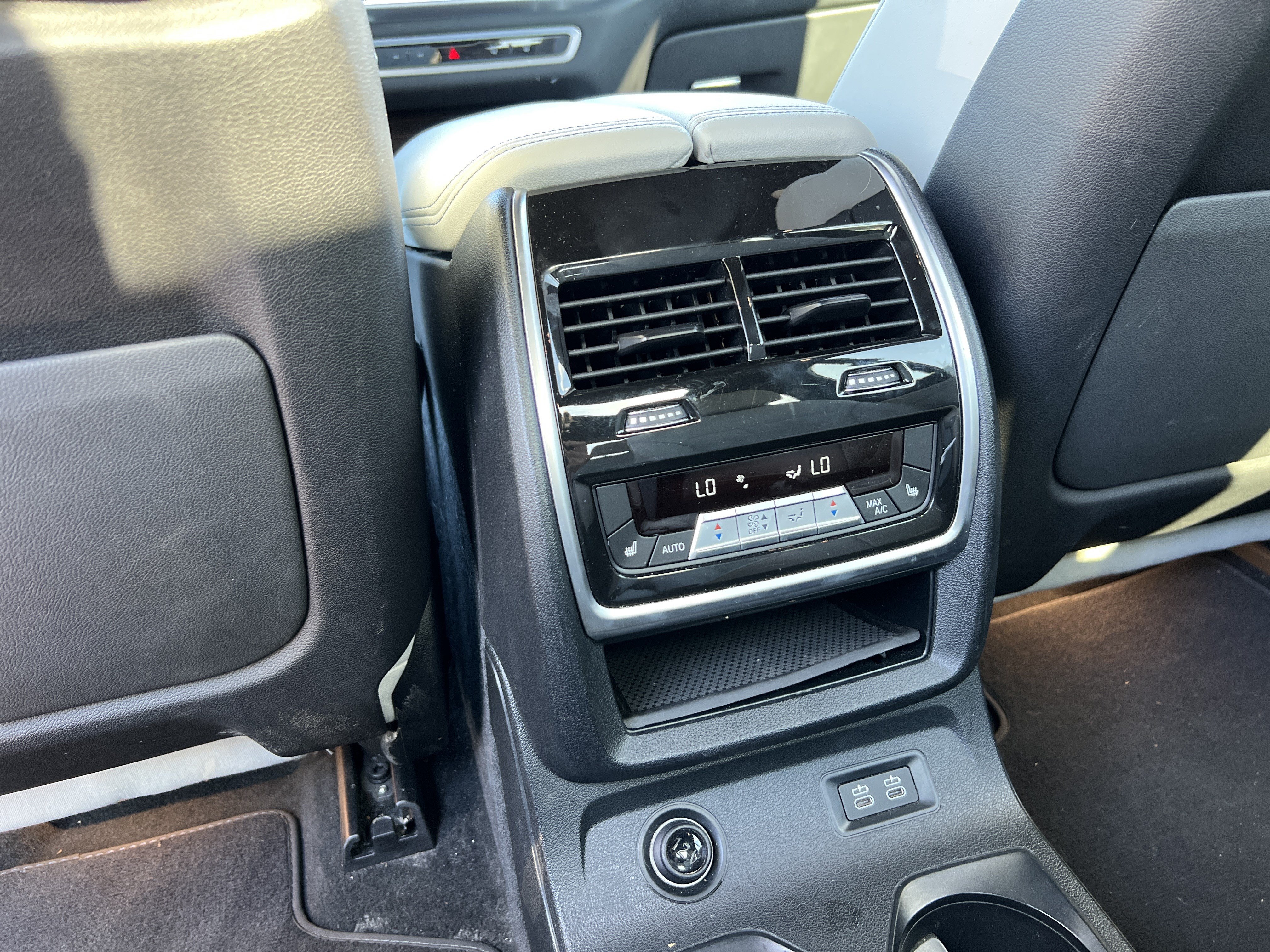 Certified 2024 BMW X7 xDrive40i w/ Premium Package AWD/4WD image 42