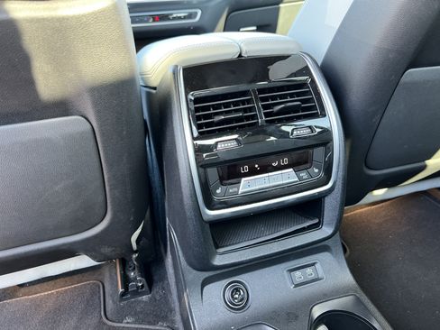 Certified 2024 BMW X7 xDrive40i w/ Premium Package AWD/4WD image 42