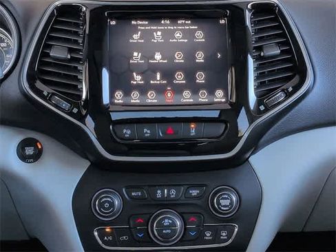 Used 2019 Jeep Cherokee Limited w/ Luxury Group image 30