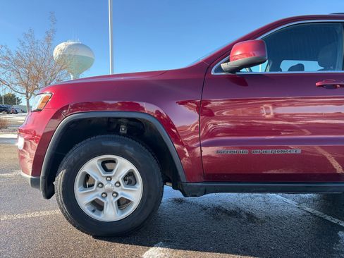 Used 2017 Jeep Grand Cherokee Laredo w/ Quick Order Package 23E image 10