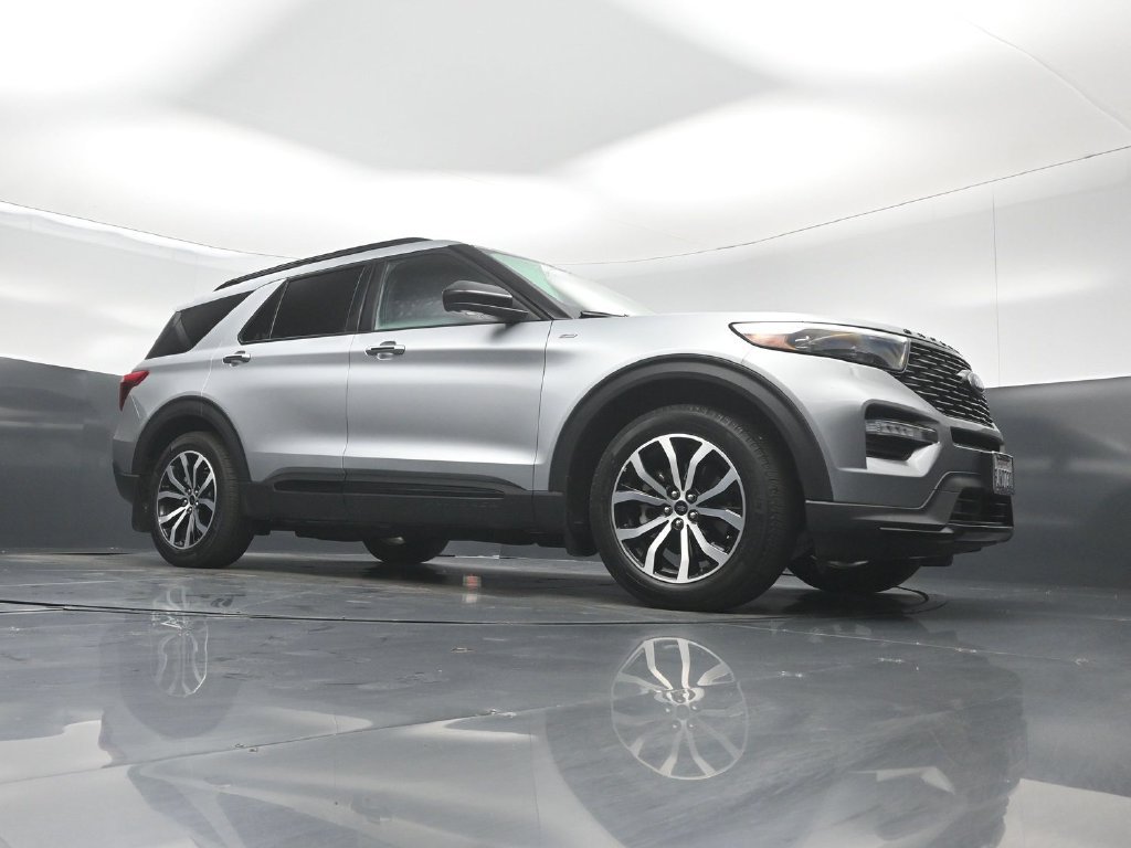 Certified 2023 Ford Explorer ST-Line w/ Class IV Trailer Tow Package RWD image 3