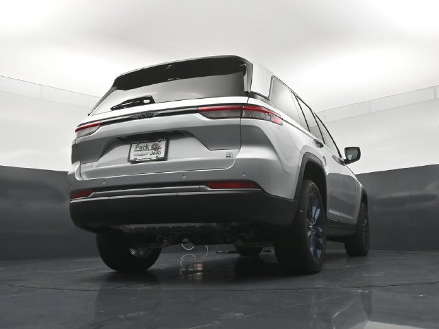 New 2026 Jeep Grand Cherokee Limited AWD/4WD image 23