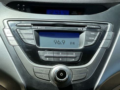 Used 2013 Hyundai Elantra GLS w/ Preferred Pkg FWD image 11