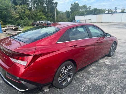 Used 2025 Hyundai Elantra SEL FWD image 4