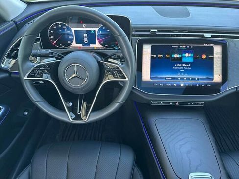 Used 2025 Mercedes-Benz E 350 Sedan image 18