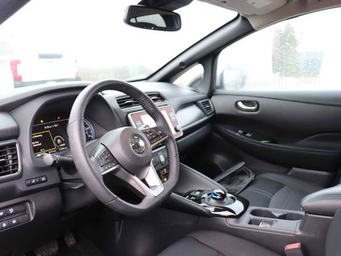 Used 2021 Nissan Leaf SV w/ SV Technology Package image 10