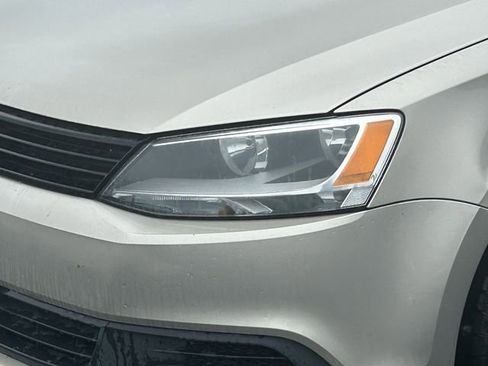 Used 2014 Volkswagen Jetta SE FWD image 12