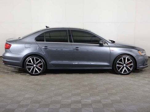 Used 2017 Volkswagen Jetta GLI image 19