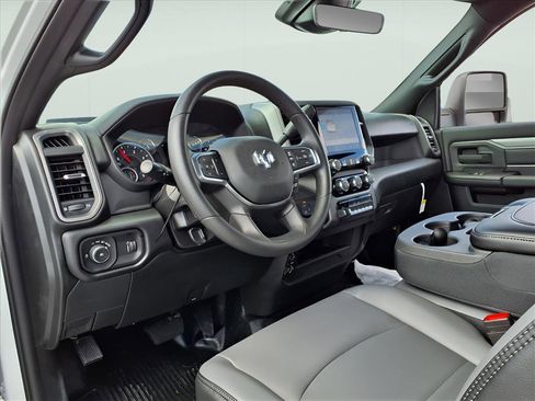 New 2026 RAM 5500 Tradesman w/ Chrome Appearance Group image 7