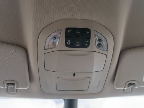 Used 2024 Chrysler Pacifica Touring-L AWD/4WD image 27
