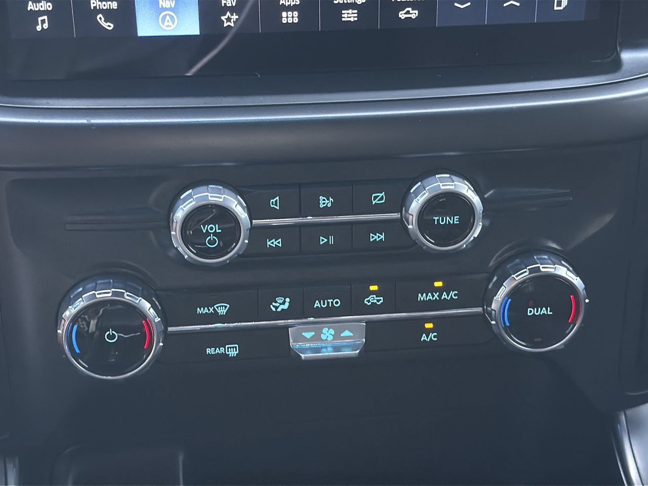 Used 2024 Ford F150 XLT w/ FX4 Off-Road Package AWD/4WD image 22