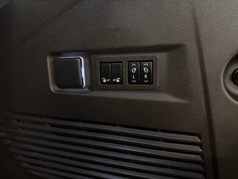 Used 2022 GMC Yukon Denali AWD/4WD image 40