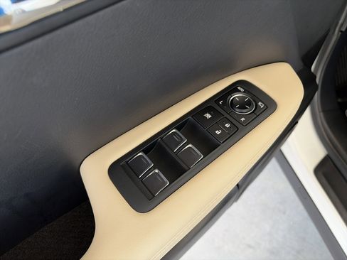 Used 2021 Lexus RX 350L Premium w/ Premium Package image 14