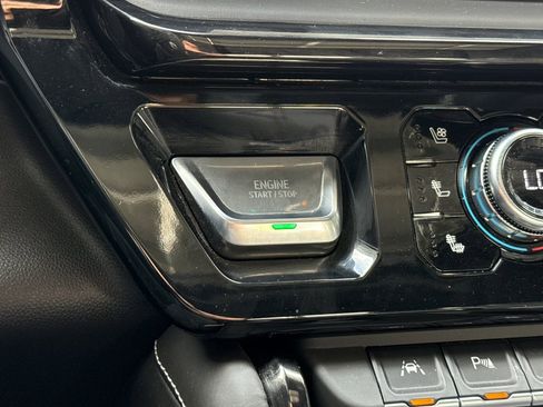 Used 2025 GMC Sierra 1500 AT4X w/ AT4X AEV Edition image 28