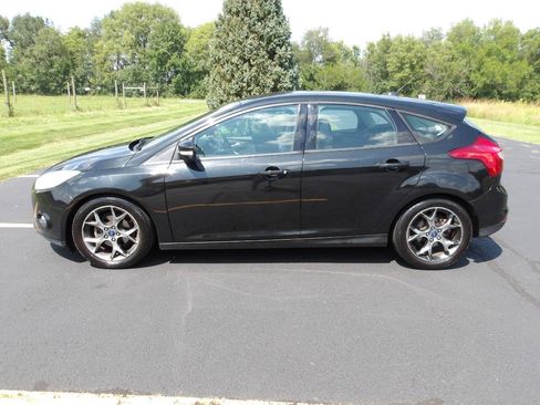 Used 2014 Ford Focus SE FWD image 9