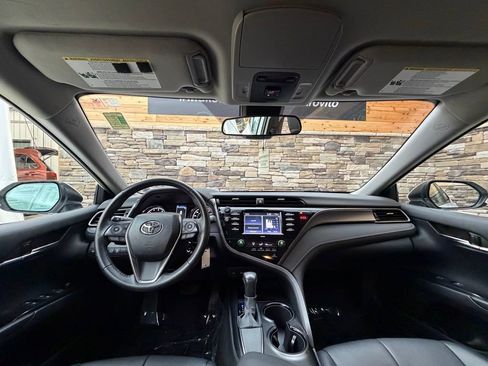 Used 2020 Toyota Camry SE image 16