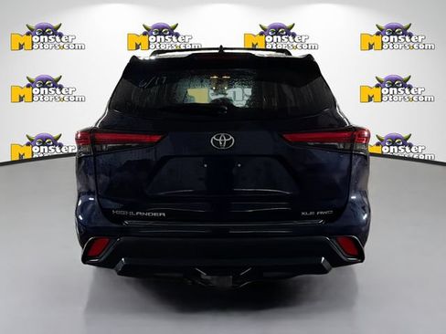 Used 2020 Toyota Highlander XLE AWD/4WD image 5