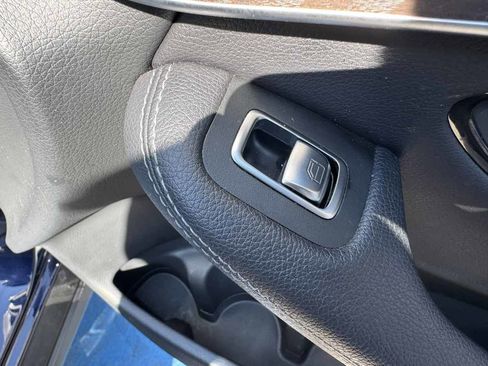 Used 2019 Mercedes-Benz GLC 300 4MATIC w/ AMG Line image 32