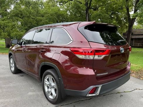 Used 2017 Toyota Highlander Limited AWD/4WD image 9