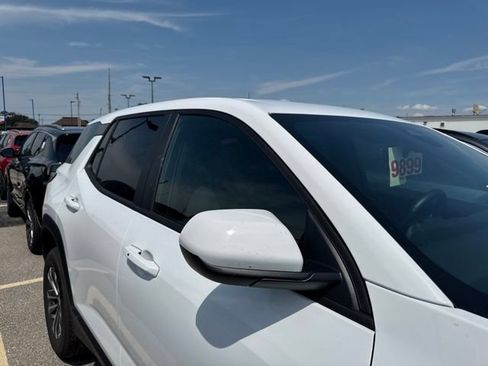 Used 2026 Chevrolet Equinox LT AWD/4WD image 3