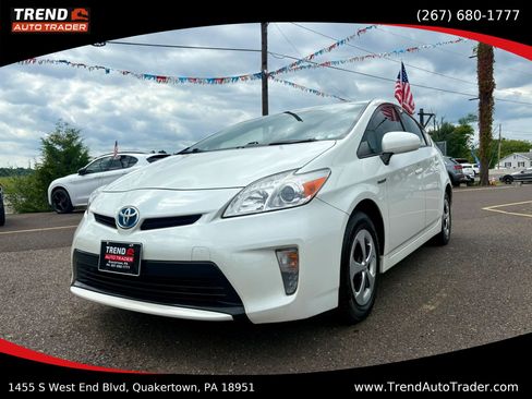 Used 2012 Toyota Prius Four FWD image 1