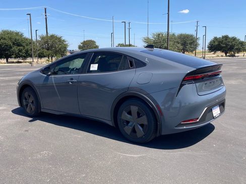 New 2026 Toyota Prius LE FWD image 7