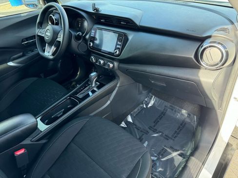 Used 2024 Nissan Kicks SV image 13