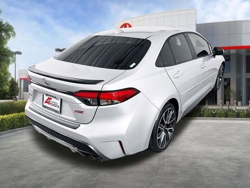 Used 2022 Toyota Corolla XSE FWD image 8