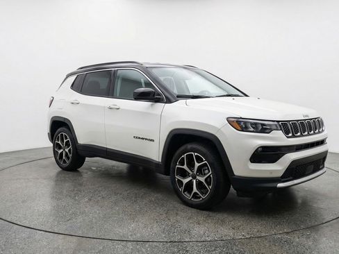 Used 2025 Jeep Compass Limited AWD/4WD image 1