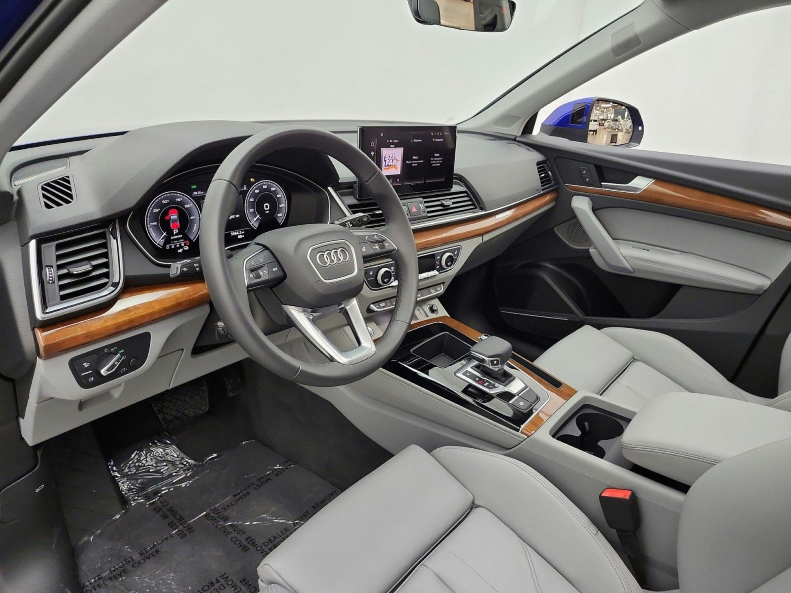 Used 2024 Audi Q5 e Premium Plus w/ Premium Plus Package AWD/4WD image 12