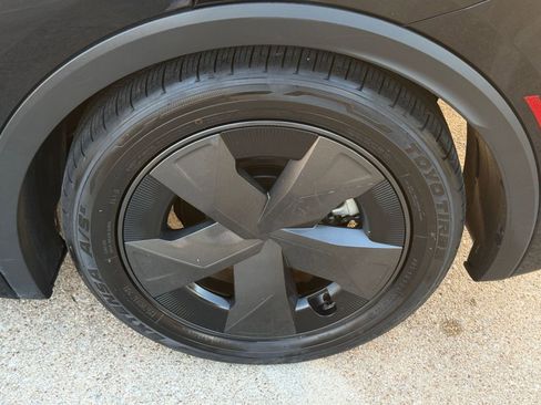 Used 2025 Toyota Prius LE image 30