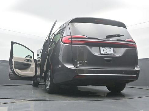 Used 2023 Chrysler Pacifica Touring-L FWD image 58