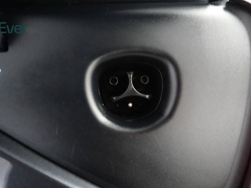 Used 2024 Tesla Model Y Long Range image 10