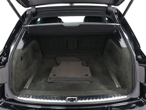 Used 2020 Bentley Bentayga Plug-In Hybrid AWD/4WD image 72