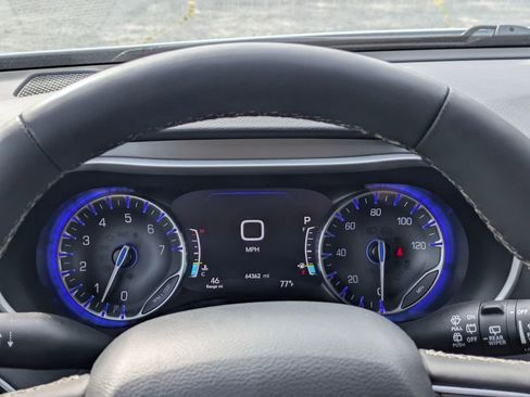 Used 2025 Chrysler Pacifica Select FWD image 20